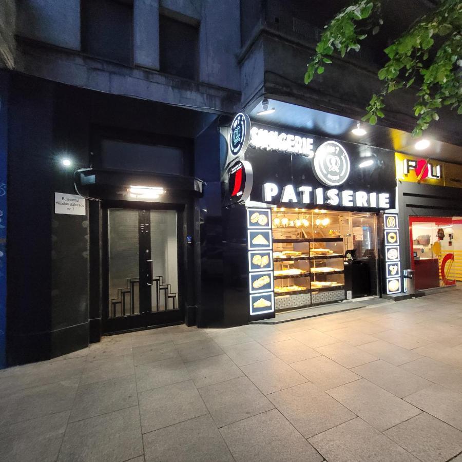 Anastasia Balcescu Apart 4 Self Check In Code From 2Pm Kitchen And Bedroom Bukares Bagian luar foto
