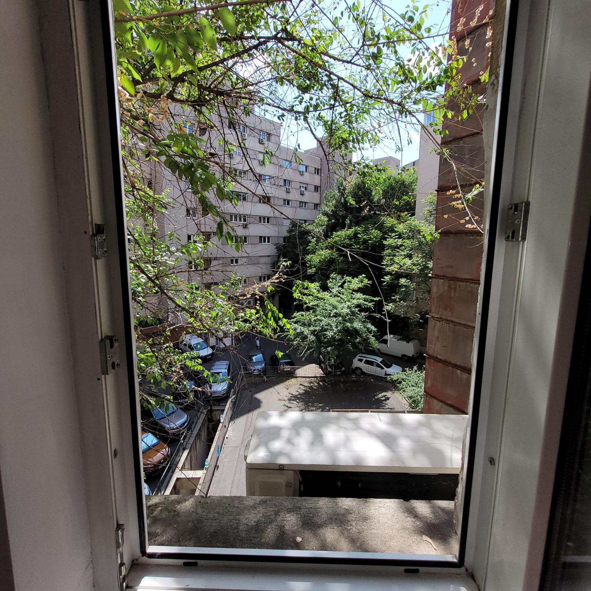 Anastasia Balcescu Apart 4 Self Check In Code From 2Pm Kitchen And Bedroom Bukares Bagian luar foto
